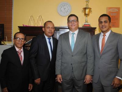 La juramentación es llevada a cabo por la Asociación de Detallistas del Distrito Nacional