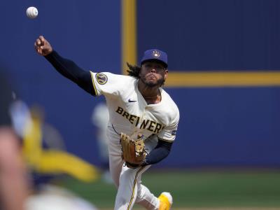 Logros de lanzadores inicialistas de América Latina en la jornada de hoy en la Major League Baseball