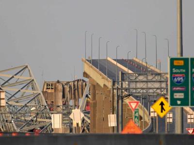 Operación de rescate de camión tras caída de puente en Baltimore