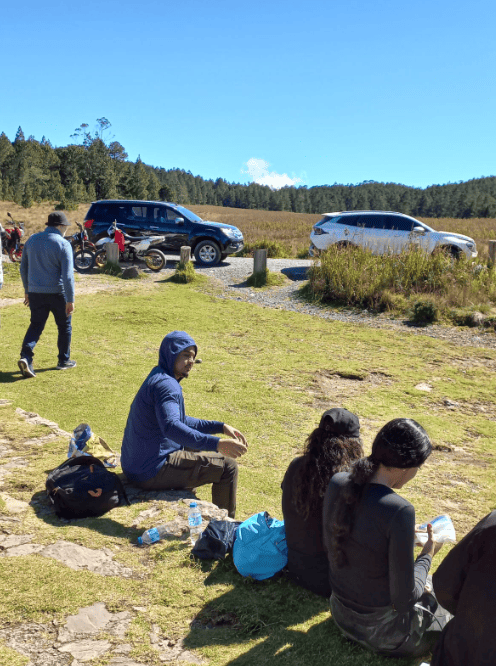 Al lugar van muchos excursionistas y familias.