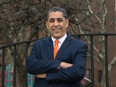 Adriano Espaillat respalda a Biden frente a críticas sobre Haití