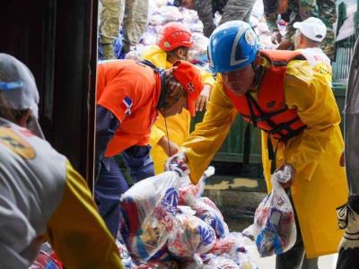 Ayuda entregada a personas afectadas por las lluvias en Puerto Plata