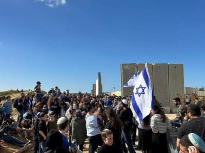 Colonos israelíes anhelan la expansión hacia tierras de Gaza