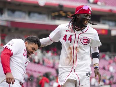 Cuadrangulares consecutivos llevan a Rojos de Cincinnati a la victoria