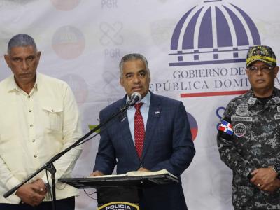 ¿Cuántos agentes de policía se están entrenando en la Policía Nacional?