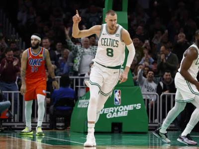 El equipo de baloncesto Celtics derrota de forma contundente a Thunder y se asegura el primer puesto en la clasificación de la NBA