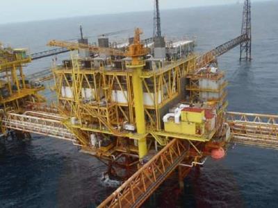 El precio del barril de petróleo de Texas roza los 87 dólares
