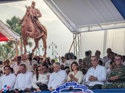 El presidente Abinader lidera la marcha conmemorativa de la Batalla del 30 de marzo