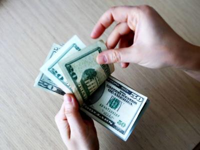 ¿El valor del dólar se establecerá en 60 pesos por uno en el año 2024?
