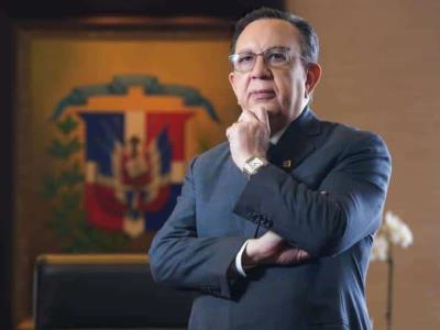 Héctor Valdez Albizu premiado como el Gobernador destacado en América Latina