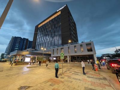 Inauguración del Centro de Salud y Bienestar HOMS en Santiago