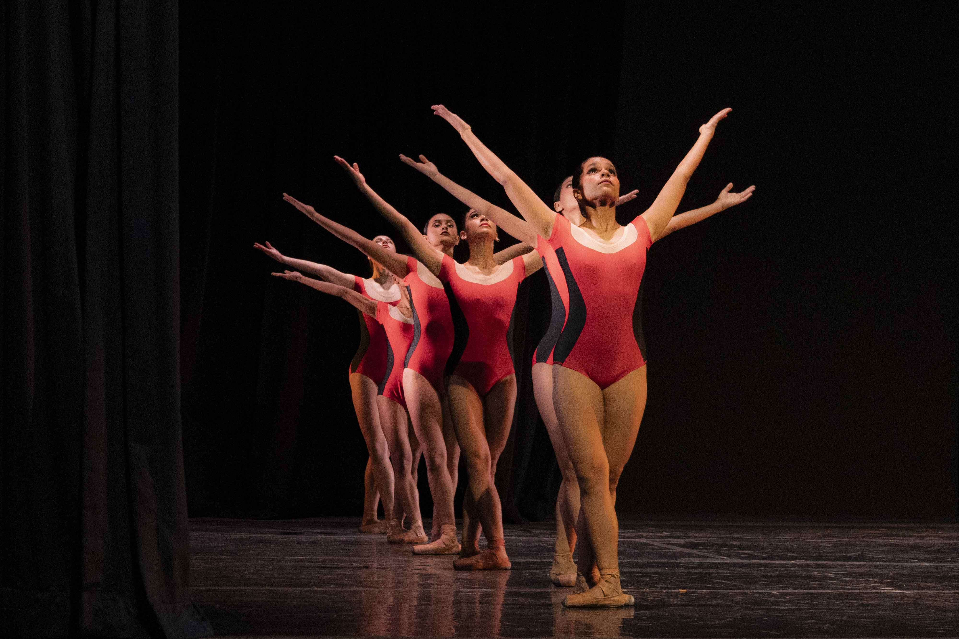 A-MEN, interpretado por la compañía Ballet Opera.