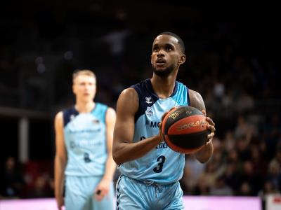 Jean Montero colabora con el MoraBanc para alcanzar la permanencia en la ACB
