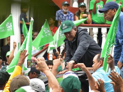 Leonel Fernández reúne a seguidores en Santo Domingo Este