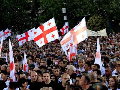 Ley rusa: seguidores del partido gobernante son movilizados para protestar en las calles