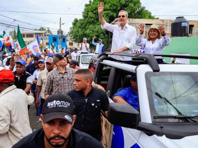 Luis Abinader encabeza protesta en San Pedro de Macorís