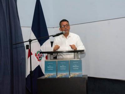 Mayobanex Suazo comparte su nuevo libro de arquitectura en República Dominicana