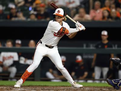 Orioles descienden al primer prospecto del béisbol después de registrar un récord de 2 hits en 34 turnos al bate