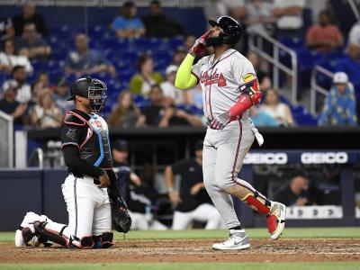 Ozuna conecta un cuadrangular y Bravos vencen 8-1 a Marlins