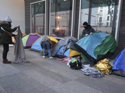 París 2024: Se procede a desalojar el campamento de migrantes, se afirma que es parte de una campaña