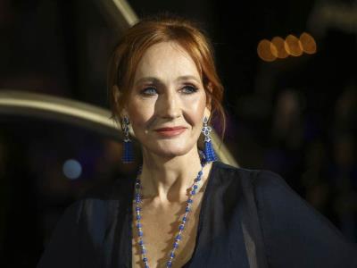Policía absuelve a J.K. Rowling de tuits contra la ley de tolerancia