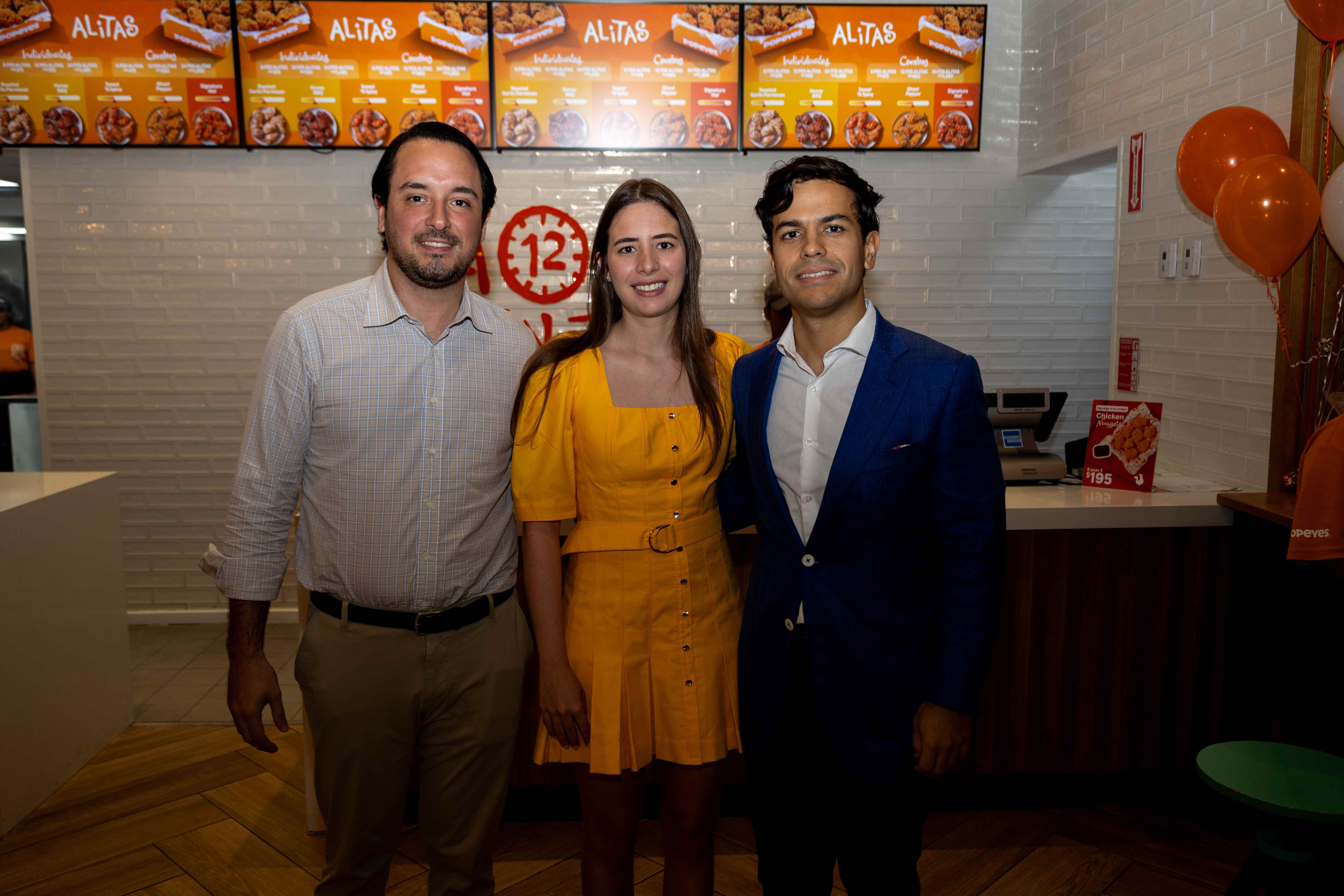 Eduardo Turull, Isabella Bermúdez, Práxedes Castillo.