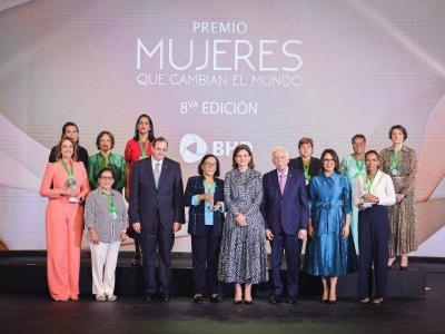 Premio Mujeres que Cambian el Mundo - Convocatoria abierta