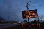Eclipse total en América del Norte atrae interés científico, alegría y caos