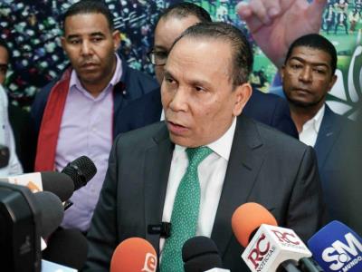 Radhamés Jiménez señala que el PRM ha sobornado a líderes