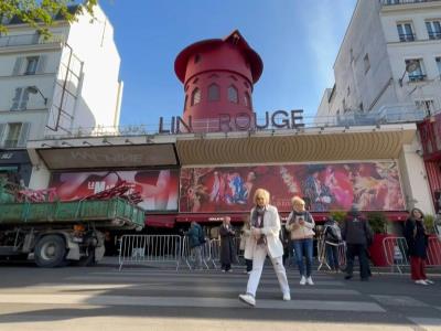 Siniestro en el Moulin Rouge causa tristeza en los habitantes de París