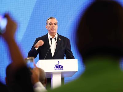Abinader y la posible transferencia de fondos a Funglode por Roberto Rosario