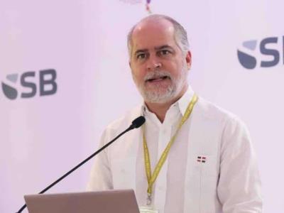 Alejandro Fernández revela que le extirparon un melanoma maligno