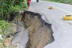 Colapsa tramo de carretera Gaspar Hernández-Río San Juan a causa de las lluvias