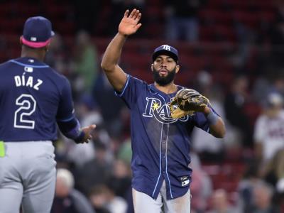 Amed Rosario condujo tres carreras con triple y doble en el triunfo