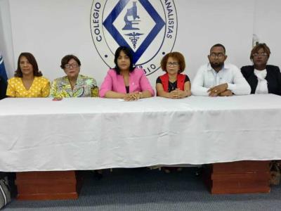 Bioanalistas demandan aumento de sueldos y beneficios para jubilados