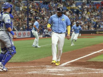 Brandon Lowe conecta un triple con las bases llenas y los Rays detienen a los Reales