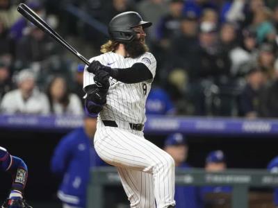 Charlie Blackmon lidera a los Rockies a la victoria sobre los Rangers