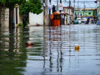 Condiciones climáticas en República Dominicana: estructuras de una casa en Villa Altagracia colapsan