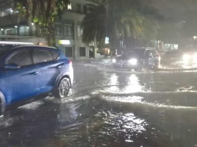 Condiciones climáticas en República Dominicana: Incrementan a veinticuatro el número de provincias en alerta debido a la vaguada