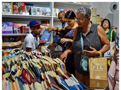 Convocatoria para la Feria Internacional del Libro de Santo Domingo en el año 2024