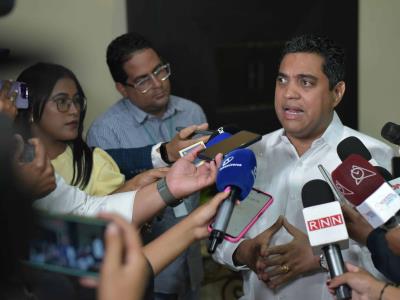 Defensa de la diputada Rosa Pilarte por parte del Alcalde de La Vega
