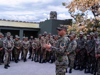 Detienen a contrabandistas de gasolina en la frontera