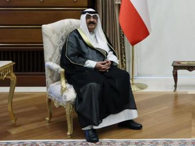 El Emir de Kuwait decreta la disolución del Parlamento y enmiendas a la Constitución