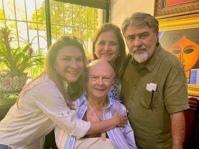 El ex presidente Hipólito Mejía afirma estar bien después de su caída