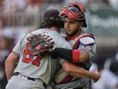 El jugador novato Parker, quien es zurdo, tiene un buen desempeño en el lanzamiento y contribuye a la victoria de los Nacionales de Washington