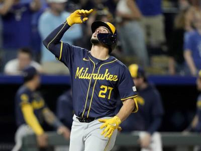 El jugador Willy Adames logra obtener dos dobles en un partido