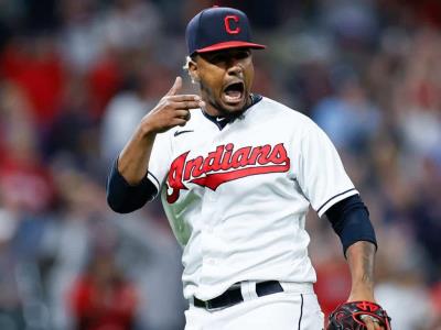 Emmanuel Clase quiere liderar en MLB con 40 rescates en tres temporadas