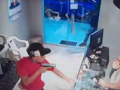 Establecimiento de vapes en Santo Domingo Este es robado por delincuentes
