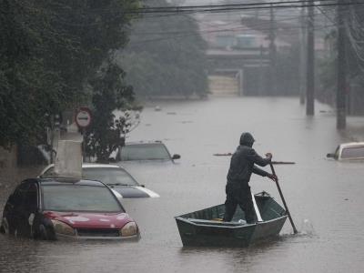 Estrellas del fútbol brasileño brindarán apoyo a afectados por inundaciones