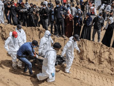 Fosas colectivas en Gaza